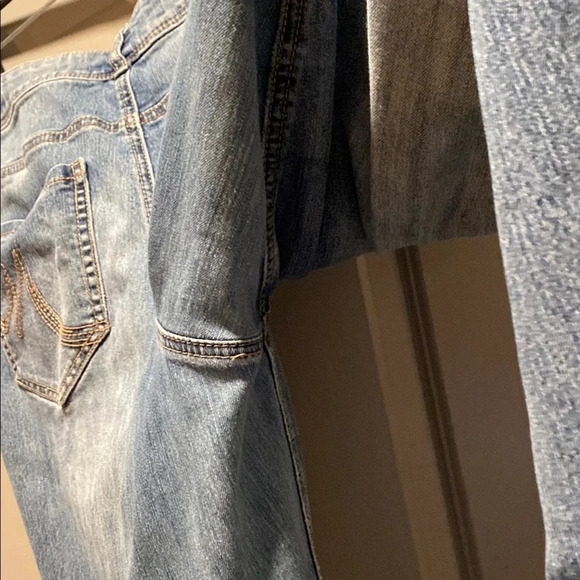 Maurices Flare Wide Leg Jeans | Size 18 | Vintage Wash | Curve Fit - Picture 4 of 5